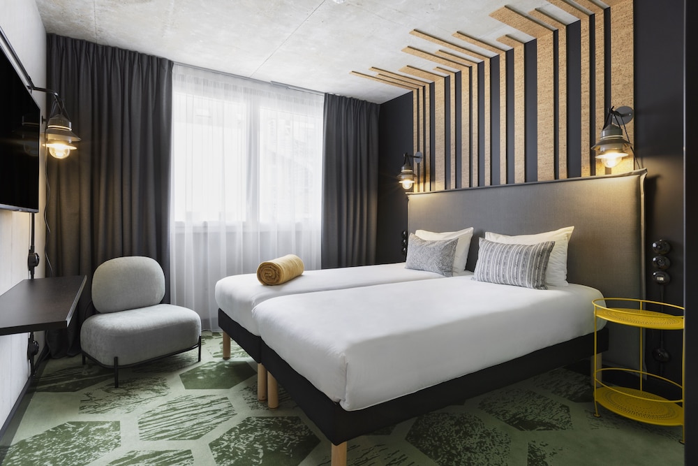 Standard Room, 2 Twin Beds - Photo 1