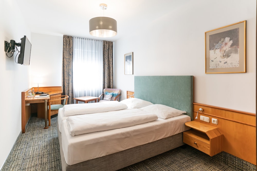 Standard Double or Twin Room photo 2