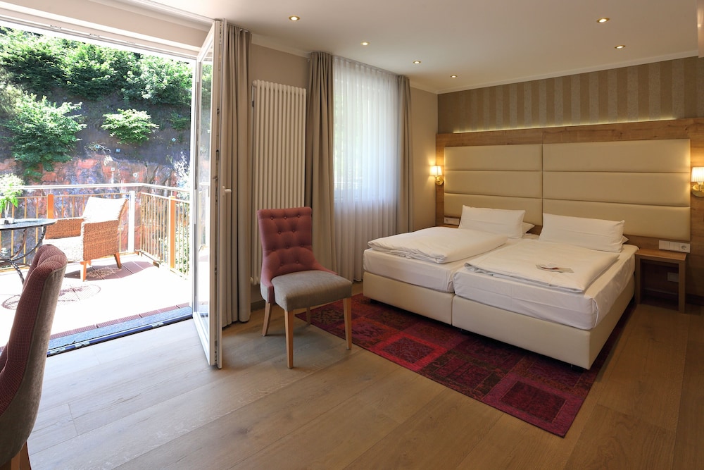 Deluxe Room (back side) photo 2