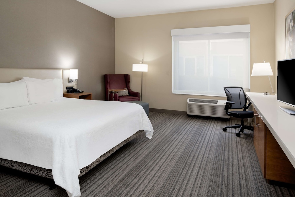 Room, 1 King Bed, Accessible, Bathtub (High Floor) - Photo 2