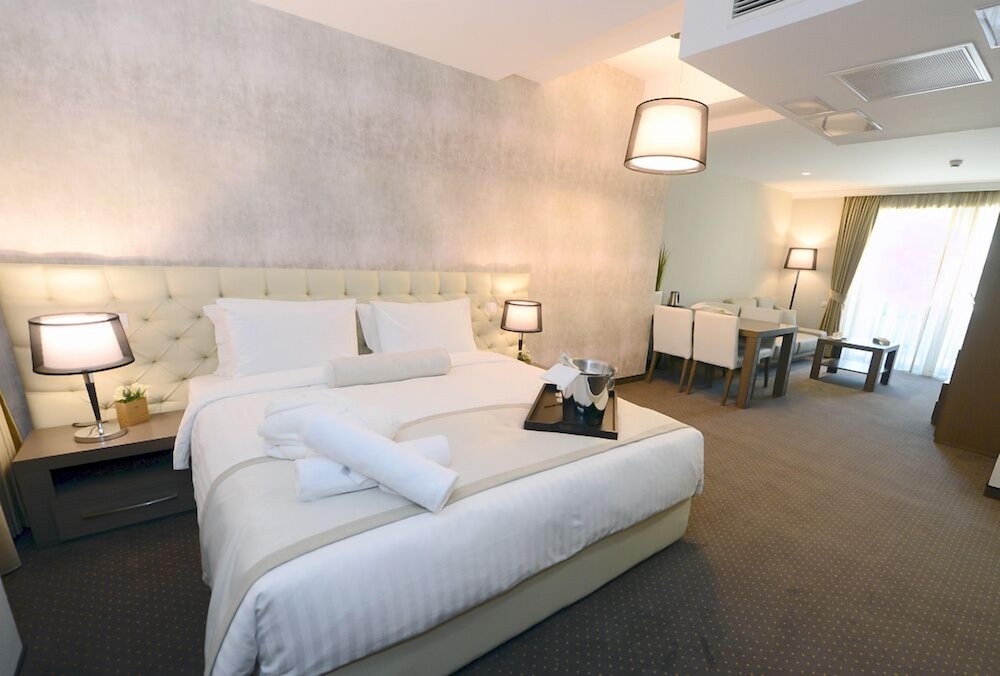 Executive Suite photo 3