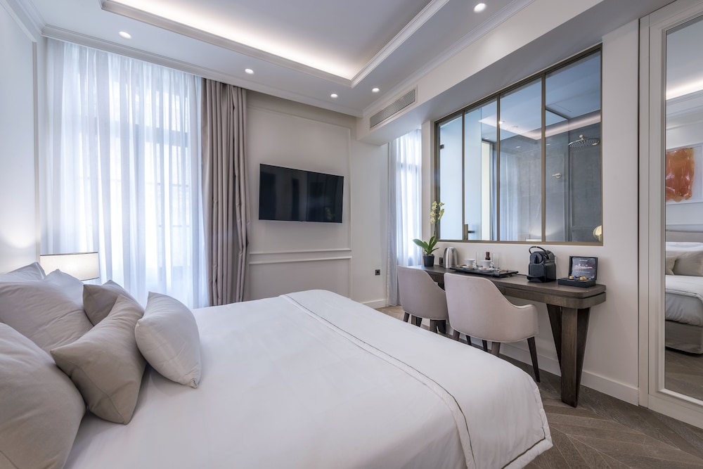 Standard Room with Balcony (Residence - Annex building) photo 2
