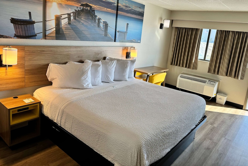 Standard Room, 1 King Bed - Photo 6