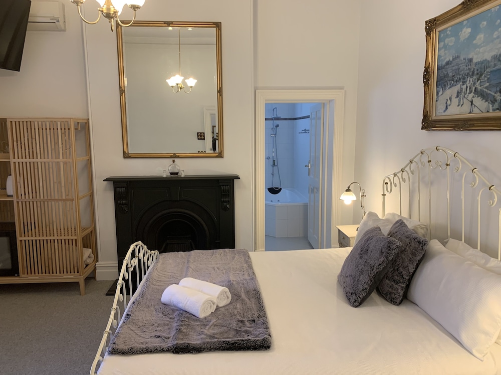 King Room with Spa