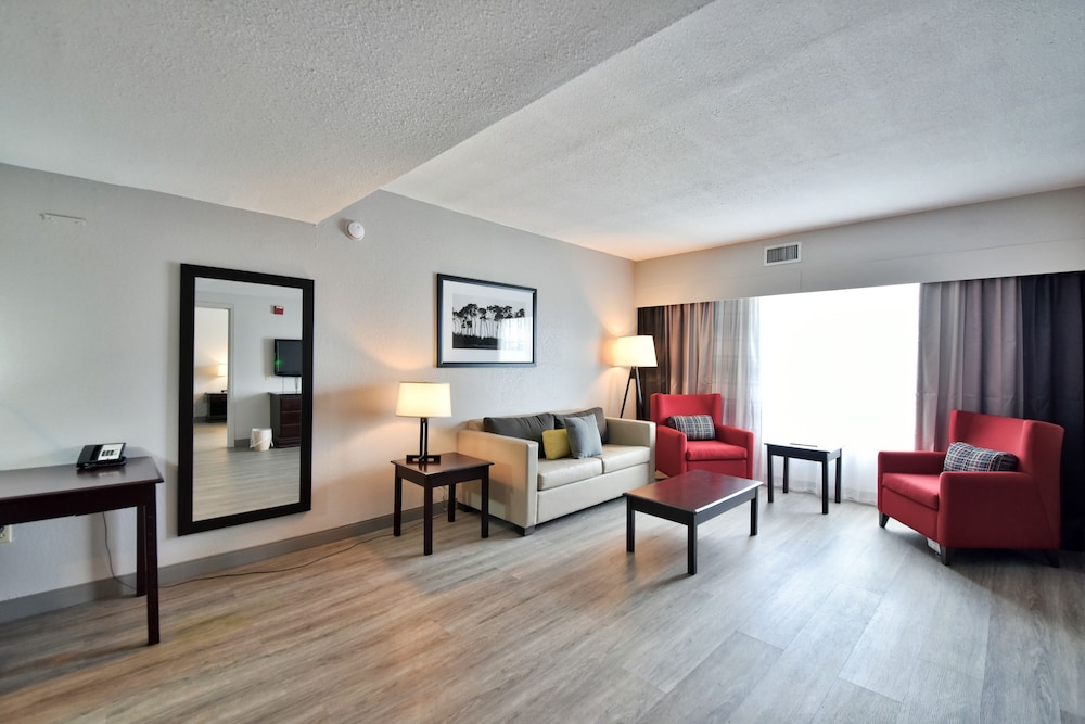 Premium Suite, 1 King Bed, Non Smoking (1 Bedroom) - Photo 2