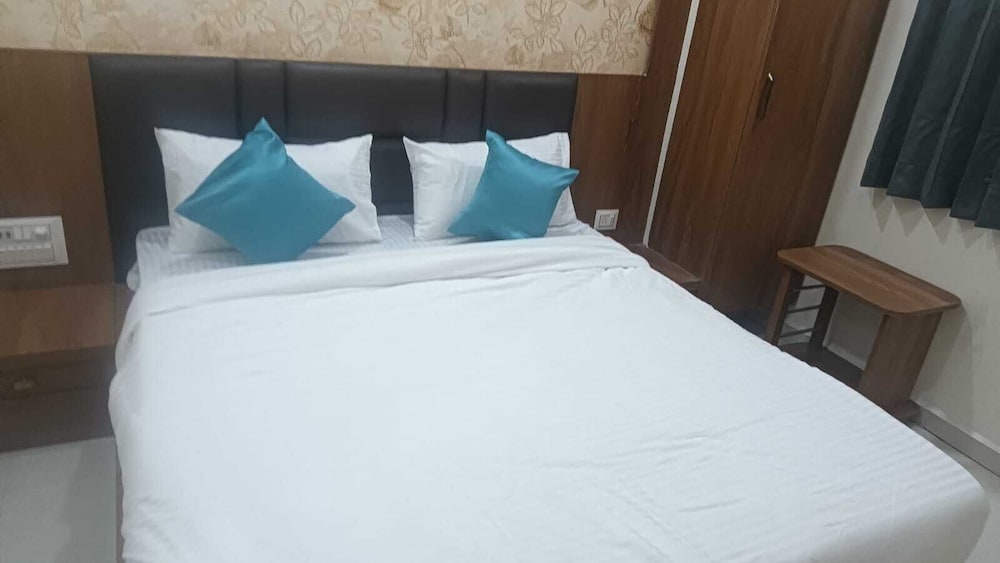 Deluxe Room, City View