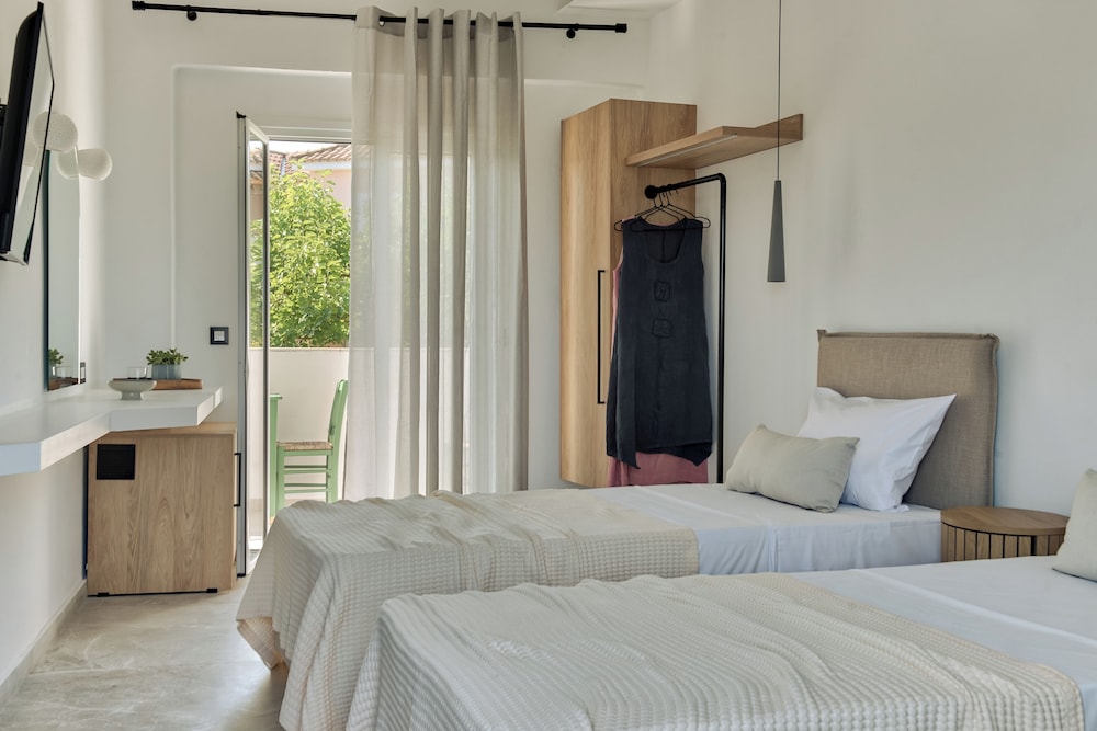 Deluxe Quadruple Room photo 2