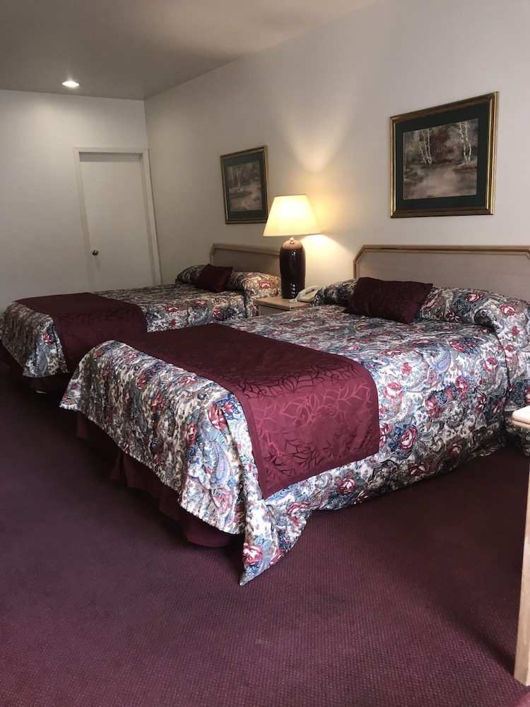 Deluxe Room, 2 Queen Beds