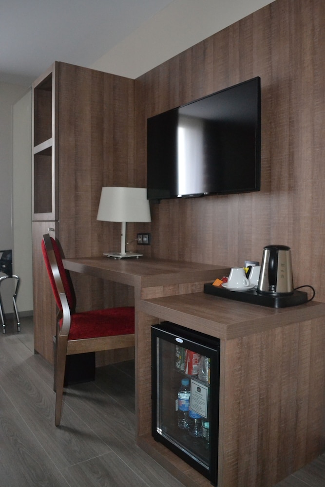 Standard Room, 1 Queen Bed, Non Smoking (Executive Level), photo 6