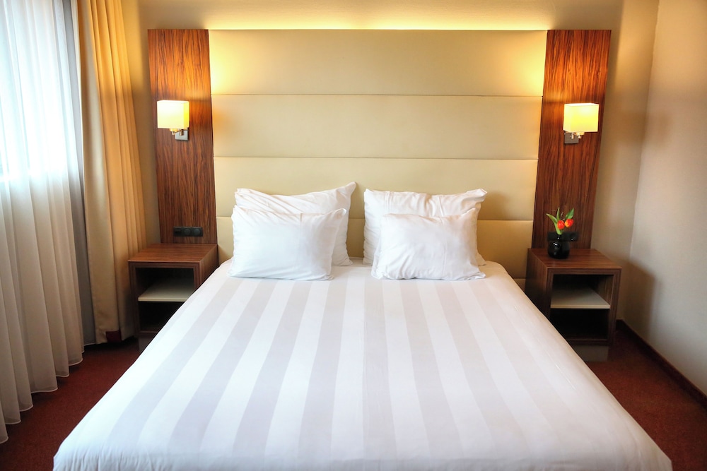 Classic Room, 1 Queen Bed - Photo 1