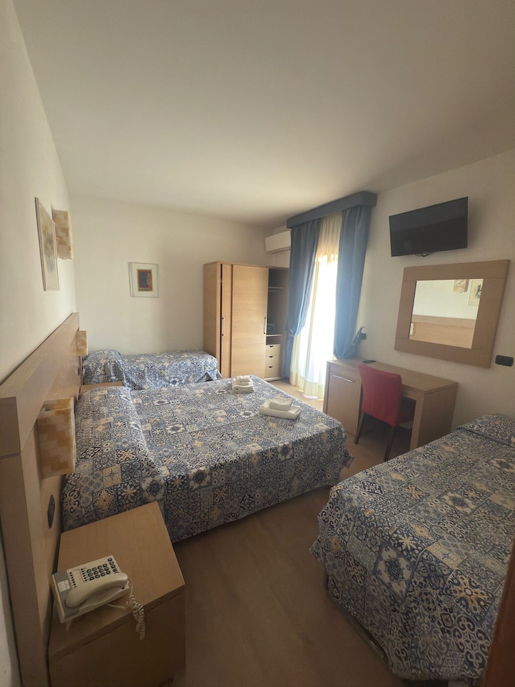 Comfort Quadruple Room