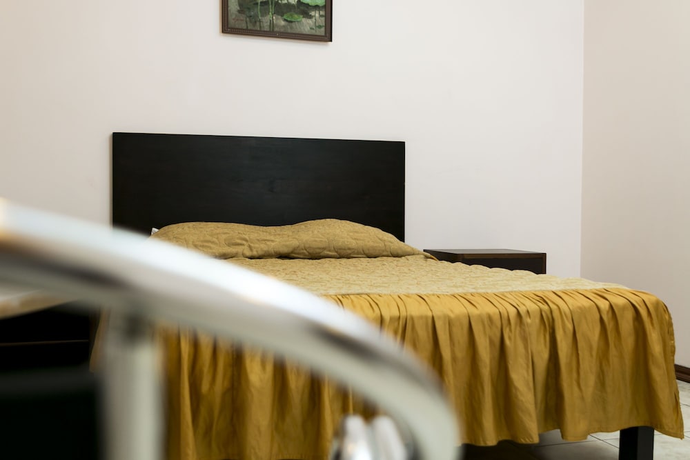 Economy Double Room, 1 full Bed - No Window photo 1
