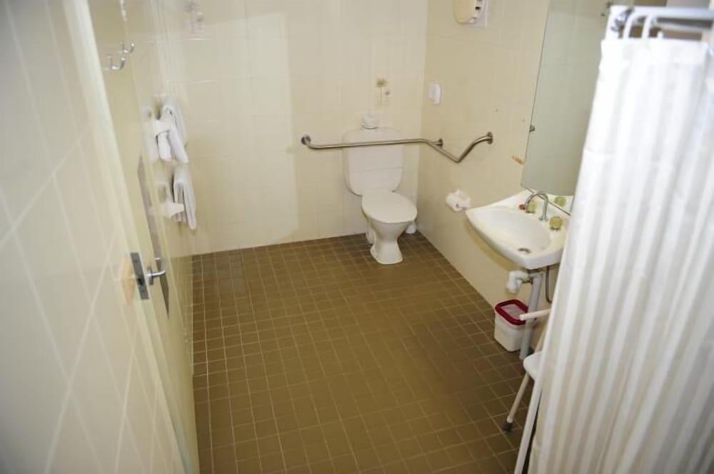 Disabled room photo 1