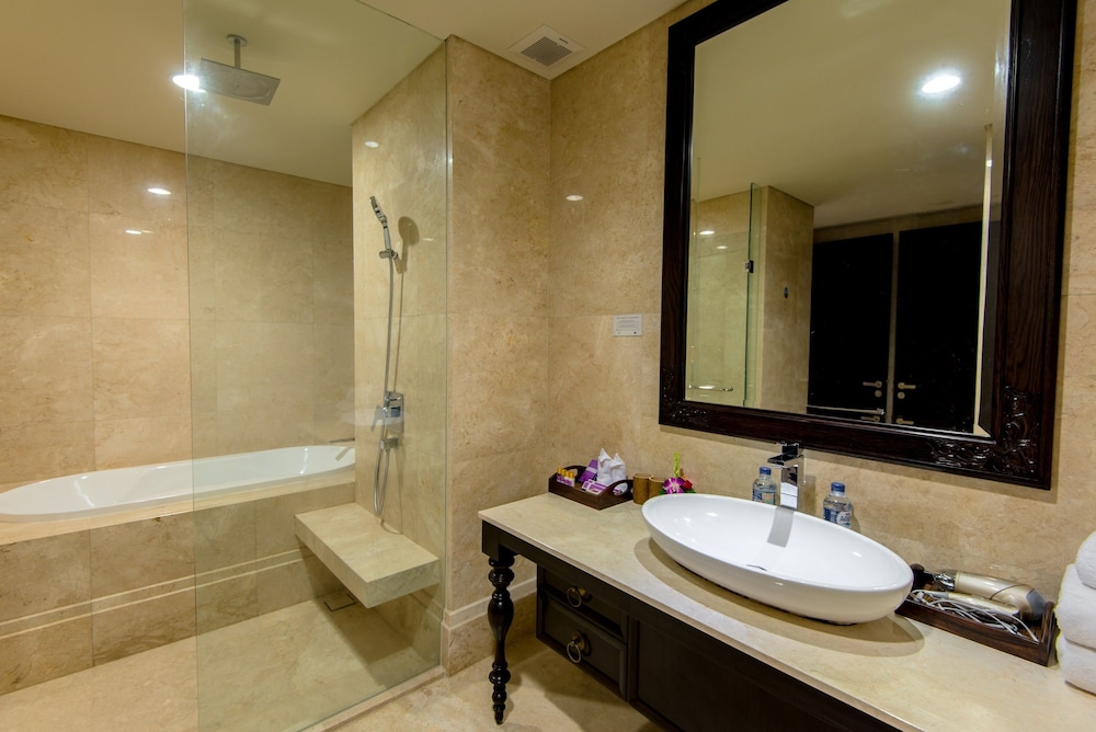 One Bedroom Apartment with Sea View photo 2