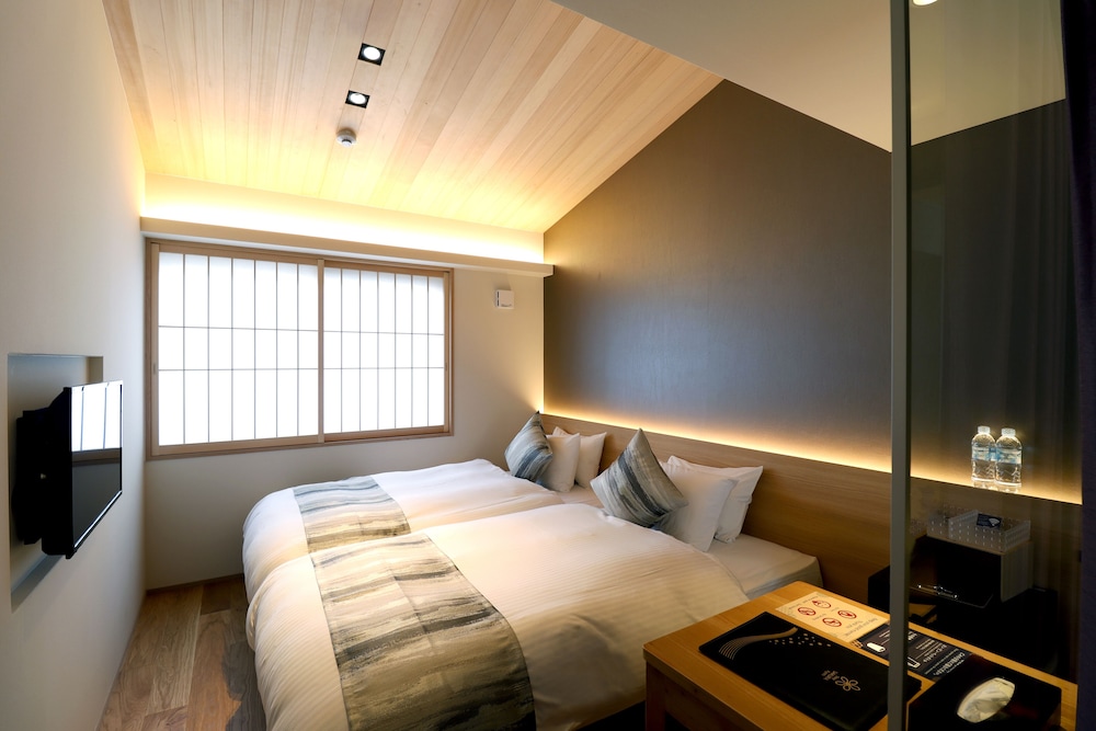 Standard Twin Room photo 2