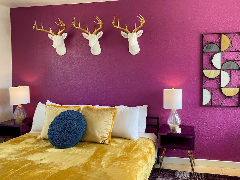 Rm 02 | The Prince Room - Photo 1