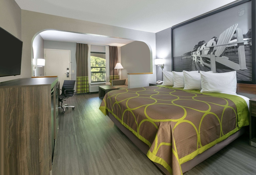 Suite, 1 King Bed photo 1