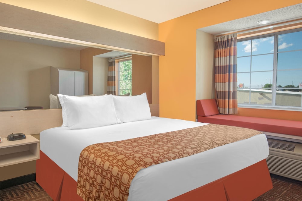 Standard Room, 2 Queen Beds photo 2