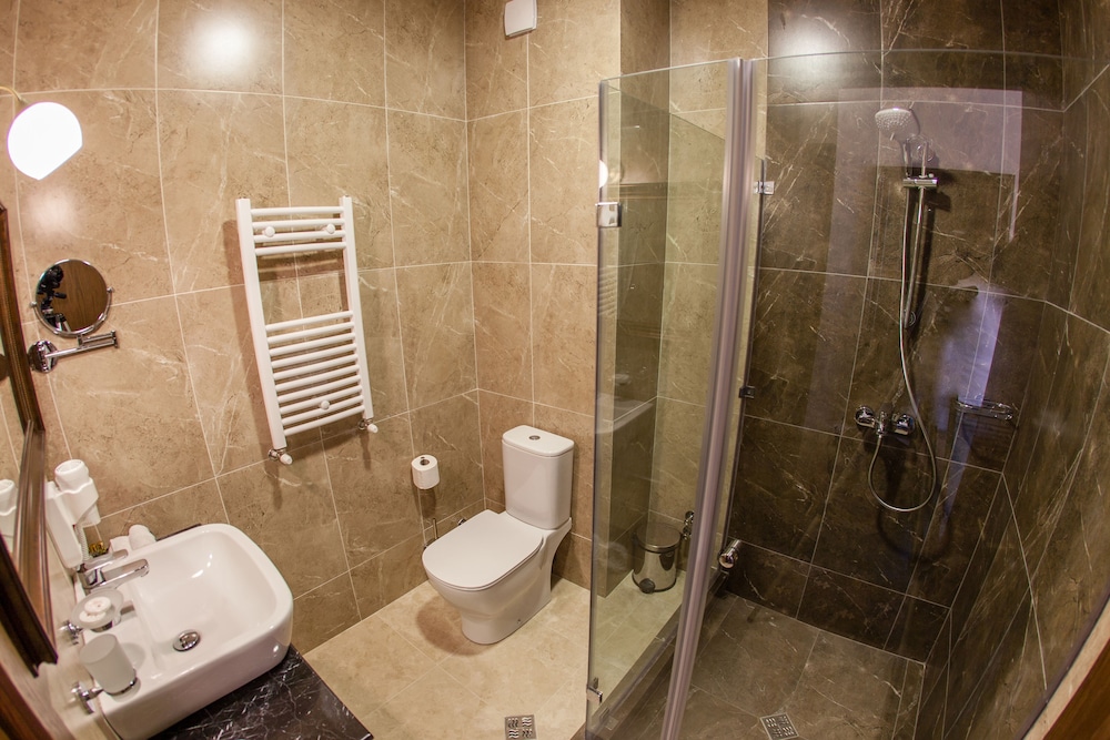 Standard Double or Twin Room photo 3