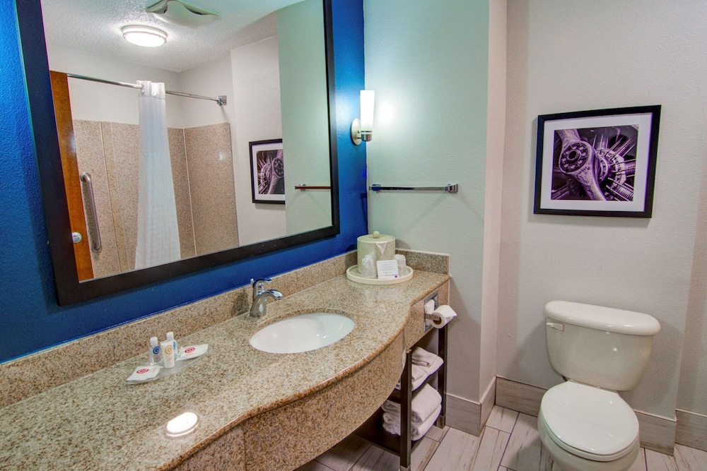 Comfort Suites Airport, Foto 2