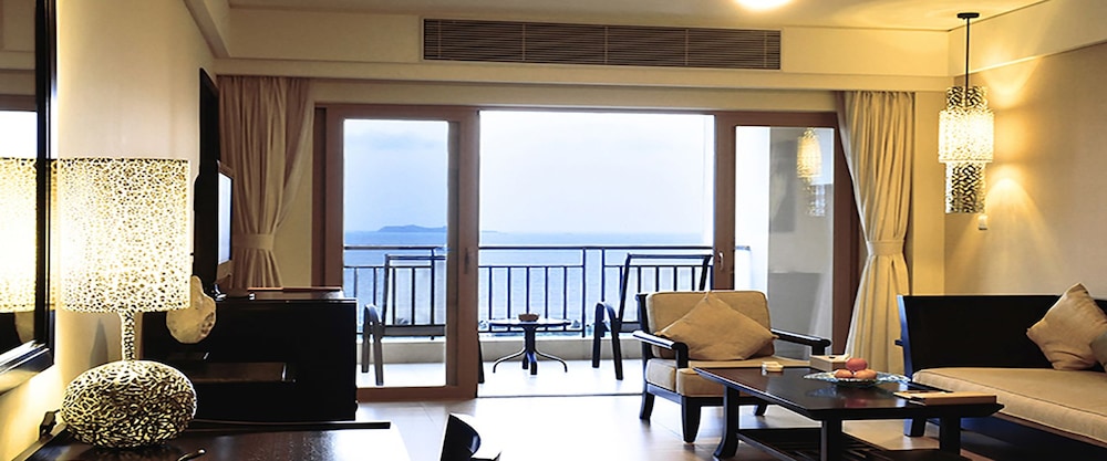 Premier Suite, Smoking, Sea View