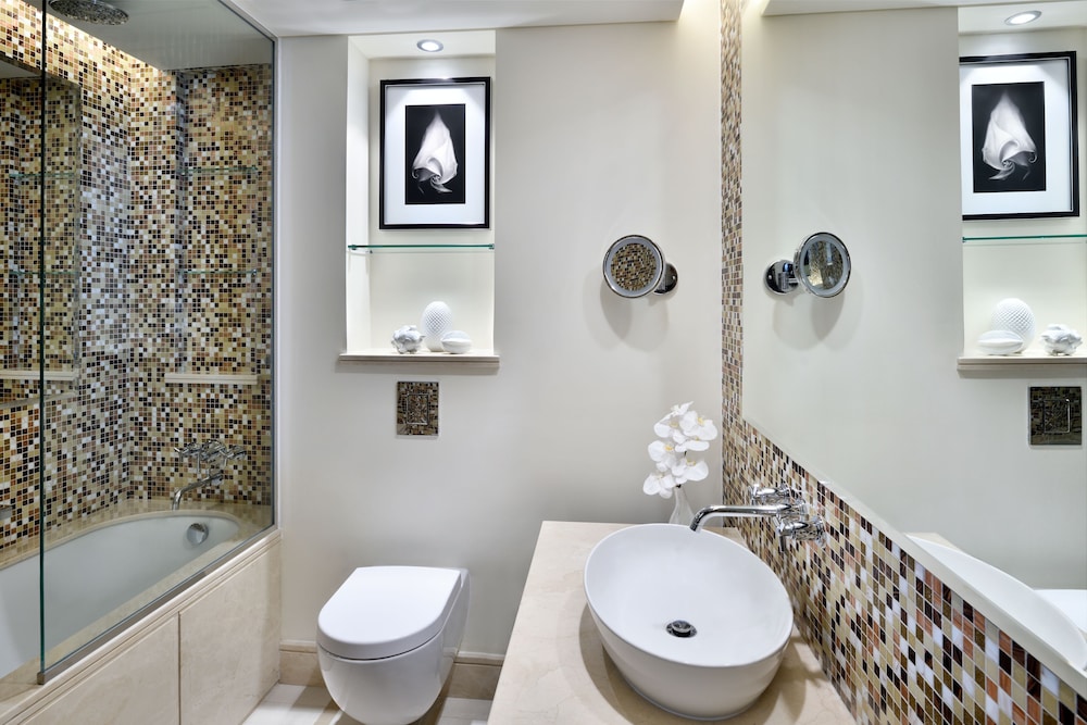One Bedroom Residence City View - Photo 4