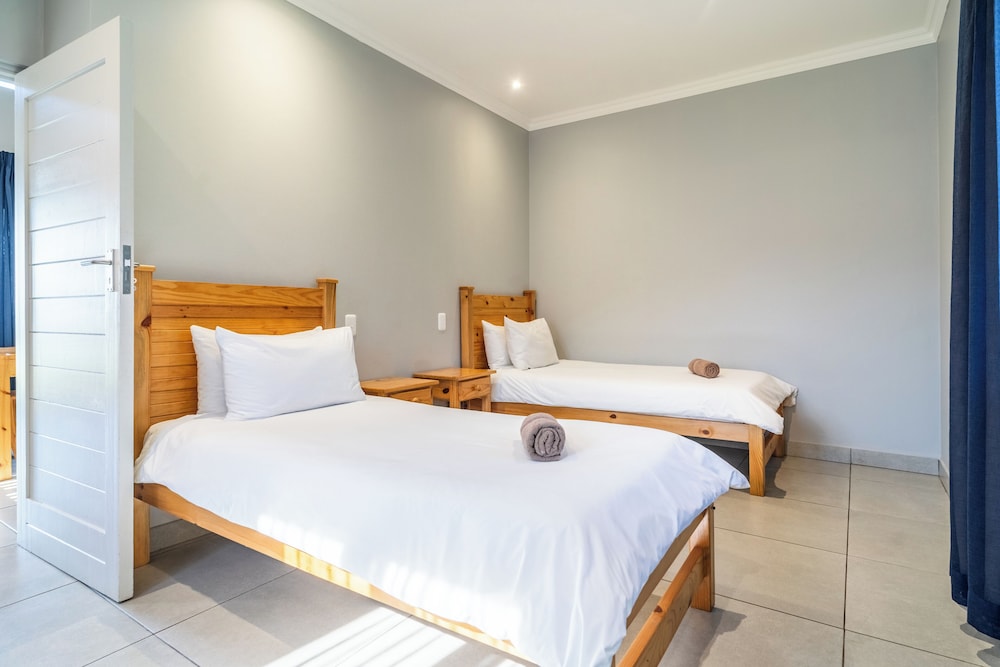 6 Sleeper Beach House (2 BR 2 BTHRM sv)