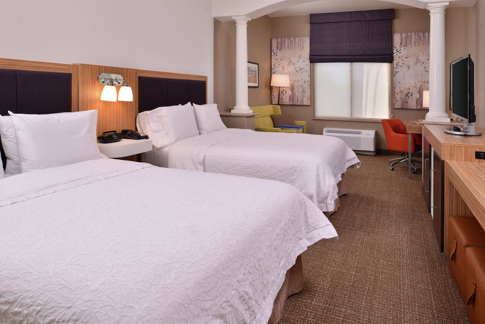 Room, 2 Queen Beds, Accessible, Non Smoking photo 2