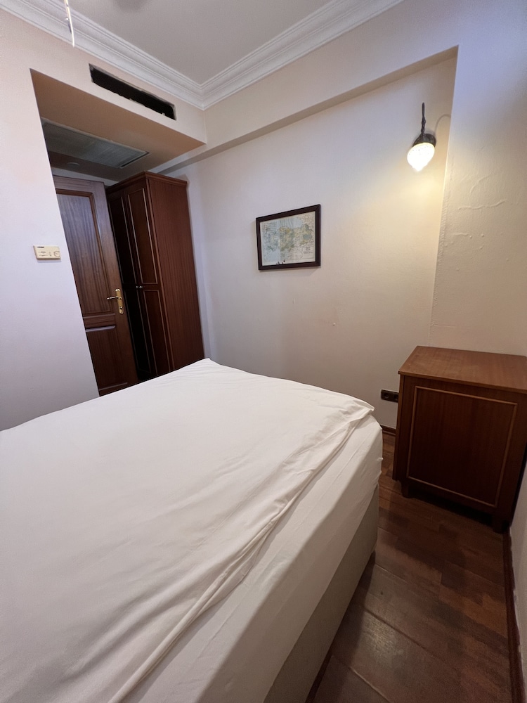 Economy Single Room (Basement) photo 1