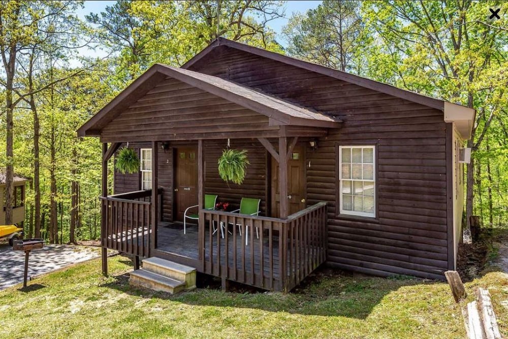 Cabin, Non Smoking (No Pets, Linens Included) photo 3
