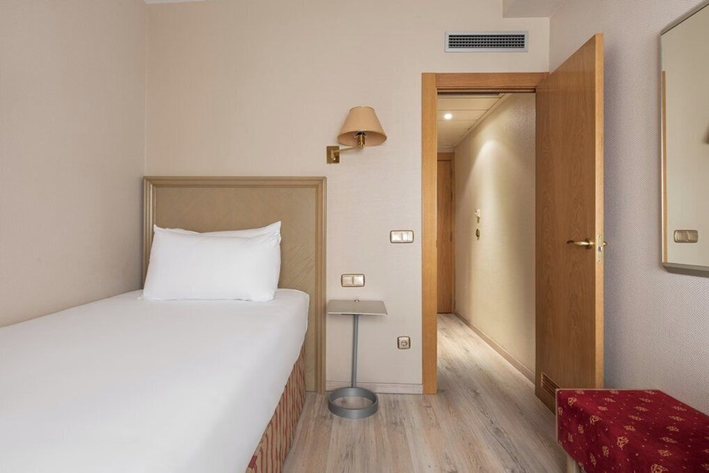 Single Room photo 3