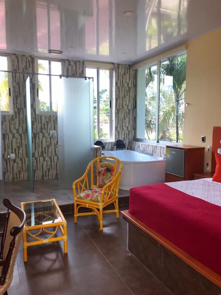 Romantic Double Room, 1 Double Bed, Jetted Tub photo 3