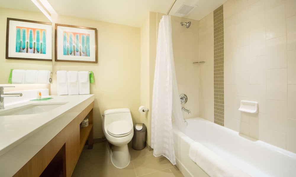 Room, Multiple Beds, Accessible, Bathtub