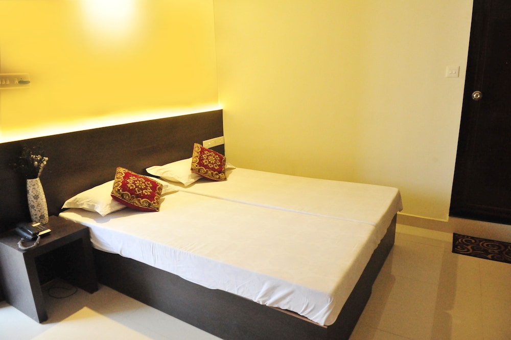 Deluxe Double or Twin Room photo 1
