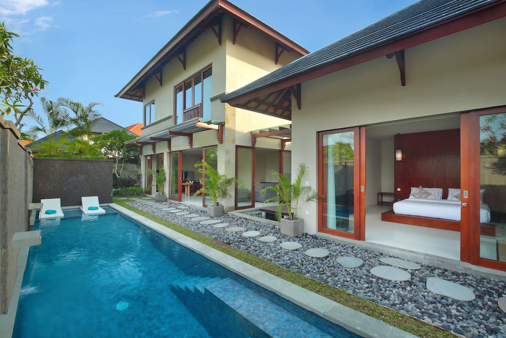 Grand Villa, 2 Bedrooms, Private Pool, Garden View photo 3