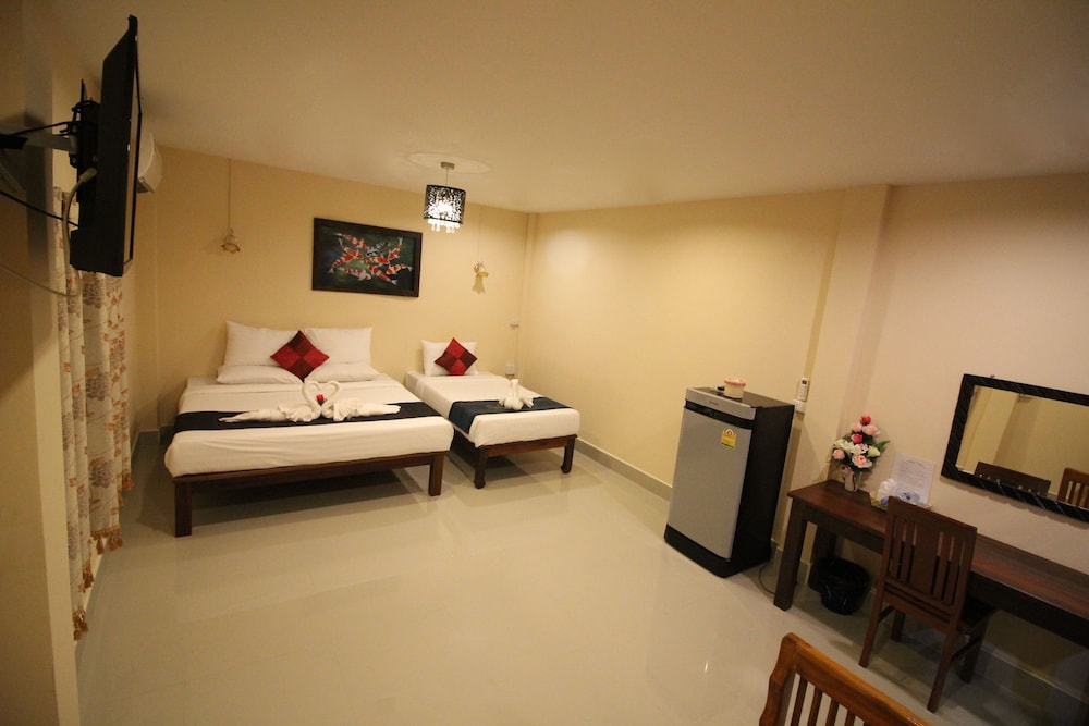 Deluxe Triple Room photo 3
