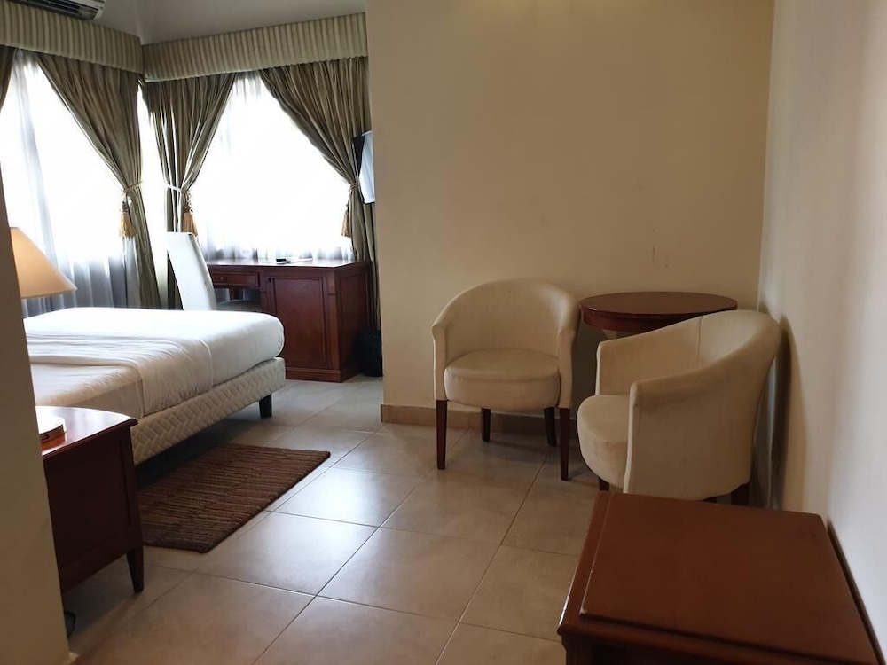Standard Suite - Photo 1