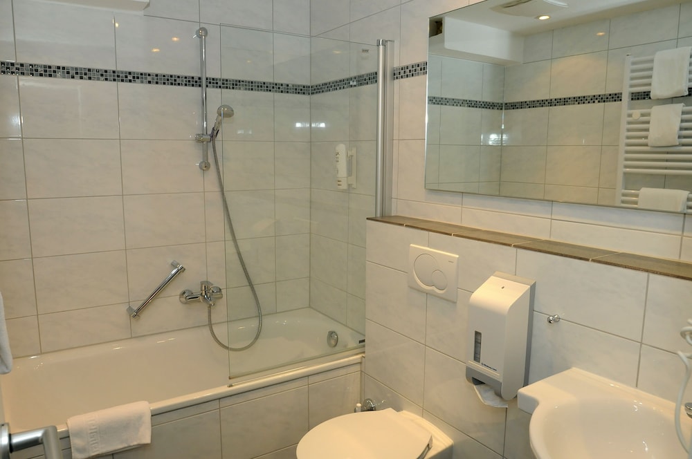 Comfort Double or Twin Room, Non Smoking, Mountain View photo 3