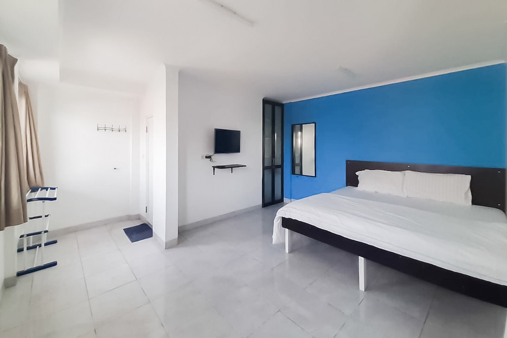 Superior Room (Reddoorz)