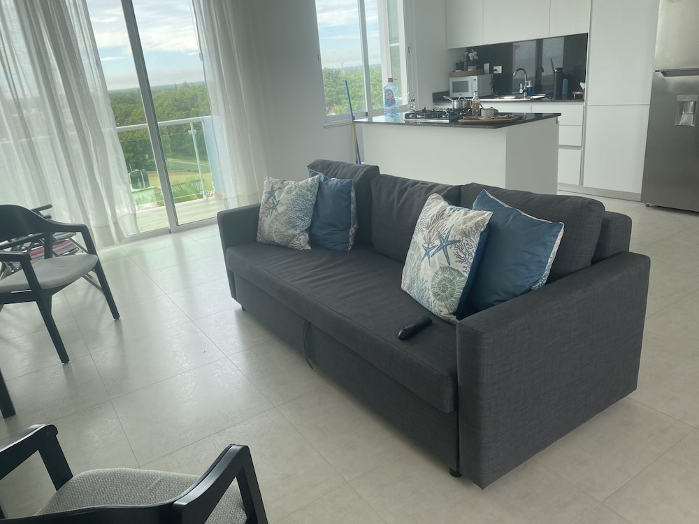 Basic Apartment photo 3