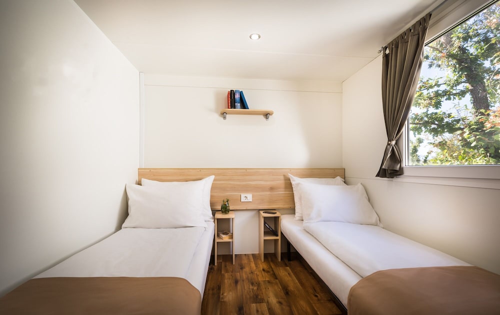 Comfort Holiday Home - Photo 2