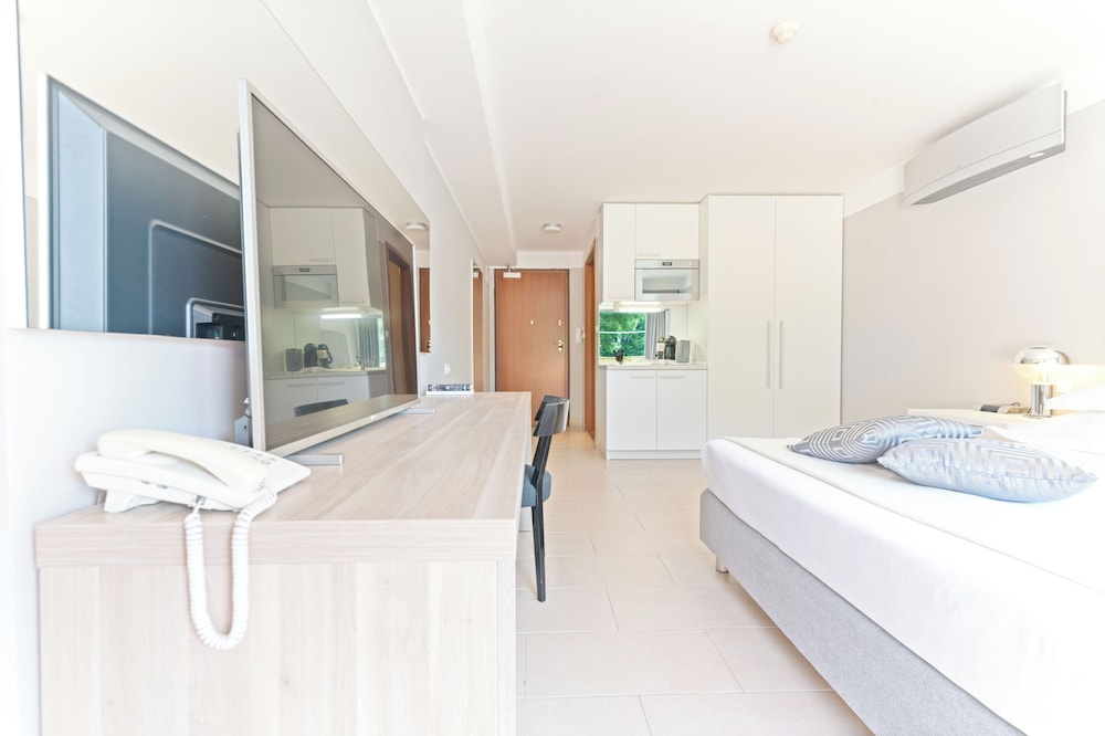 Double Room with Balcony photo 2