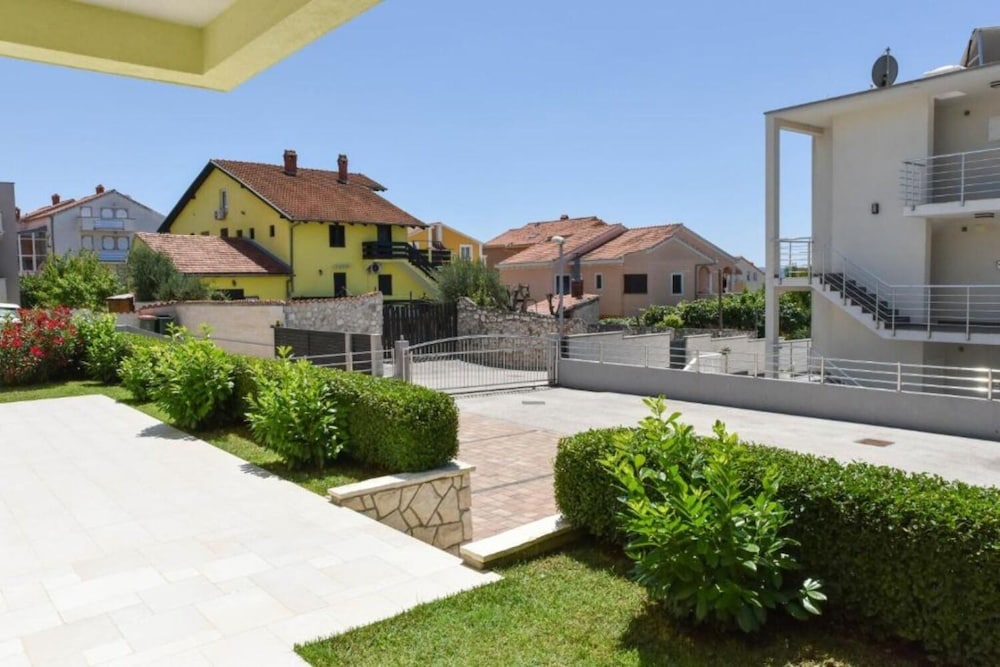 Apartment (Mali princ - modern and comfortable -)