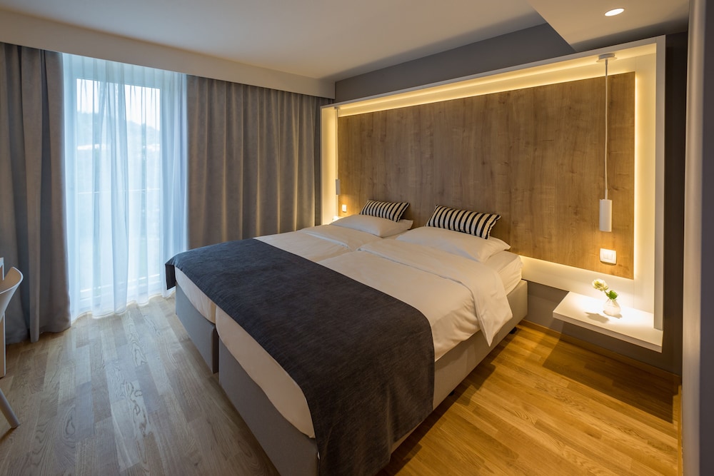 Standard Double Room - Photo 2