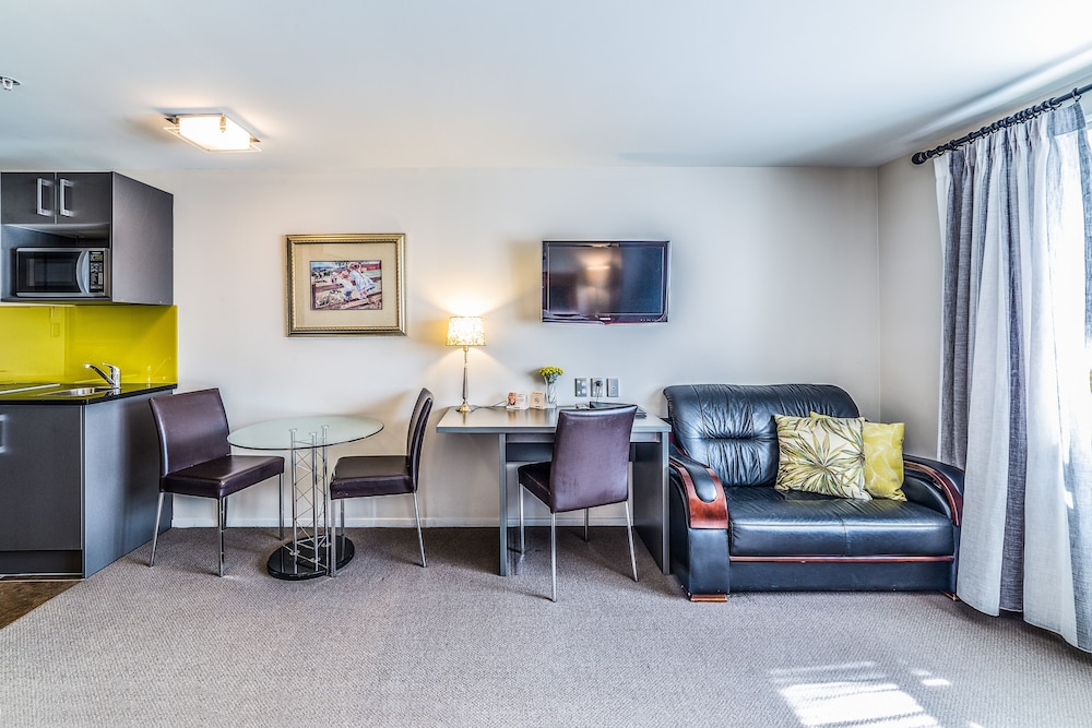 Executive Business Suite - Photo 2