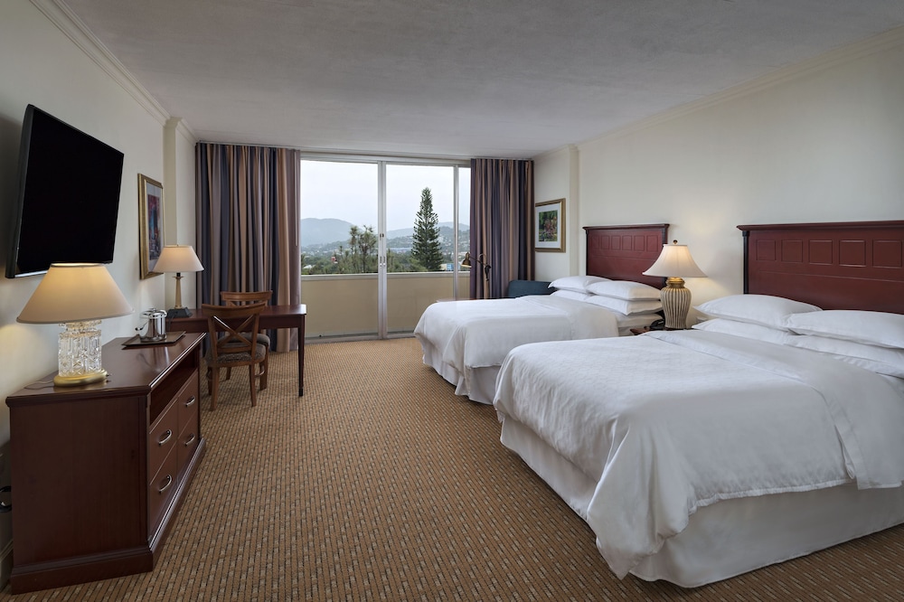 Deluxe Room, 2 Queen Beds, Balcony - Photo 1