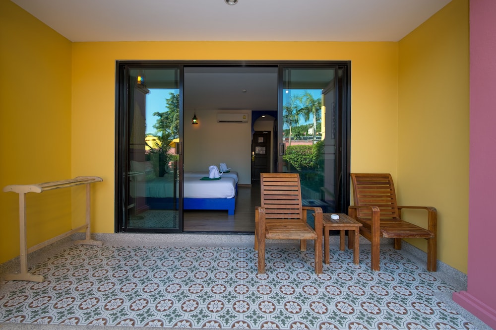 Superior Room, Pool Access (Double Bed Or Twin Bed) photo 2