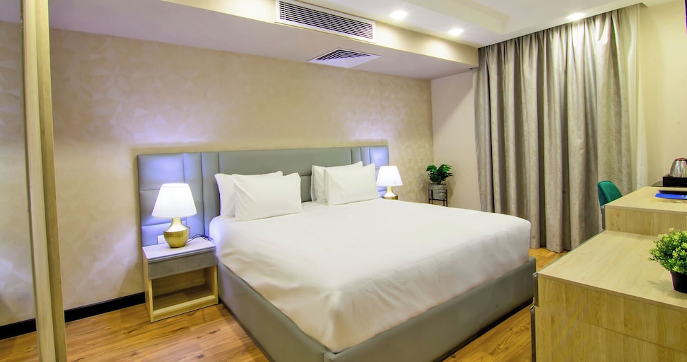 Standard Room, 1 King Bed