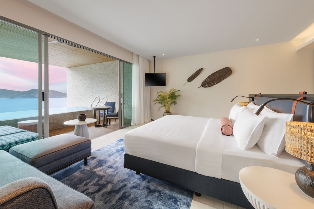 Premium Pool Suite, Ocean View photo 2