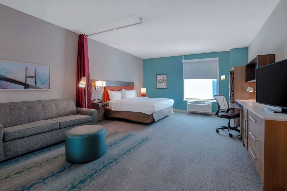 Studio, 1 King Bed, Accessible, Bathtub (Mobility & Hearing) photo 1